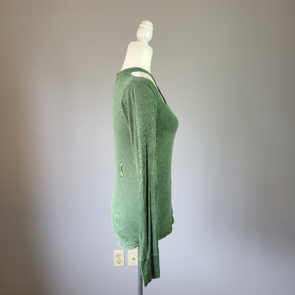 Michael Lauren Green Crisscross Top - Picture 10 of 16